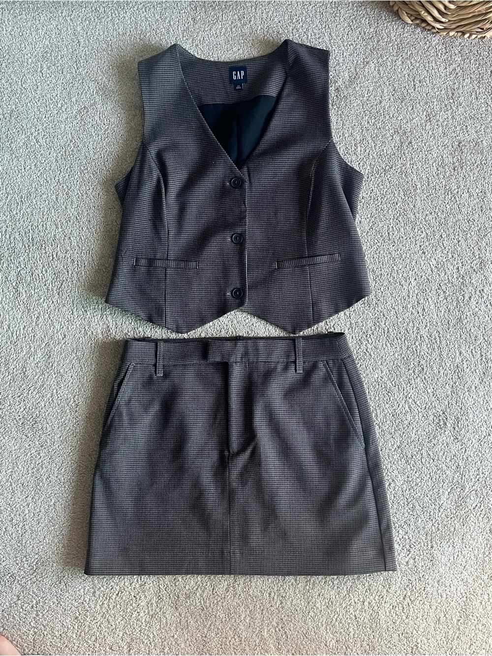 GAP Two-Piece Black Charcoal Mini Skirt Set with Vest